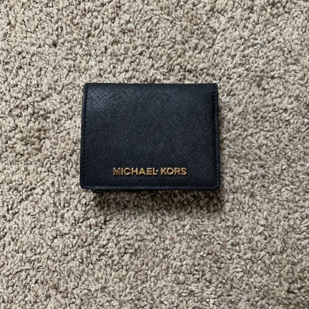 AUTHENTIC Micheal Kors Card Wallet!